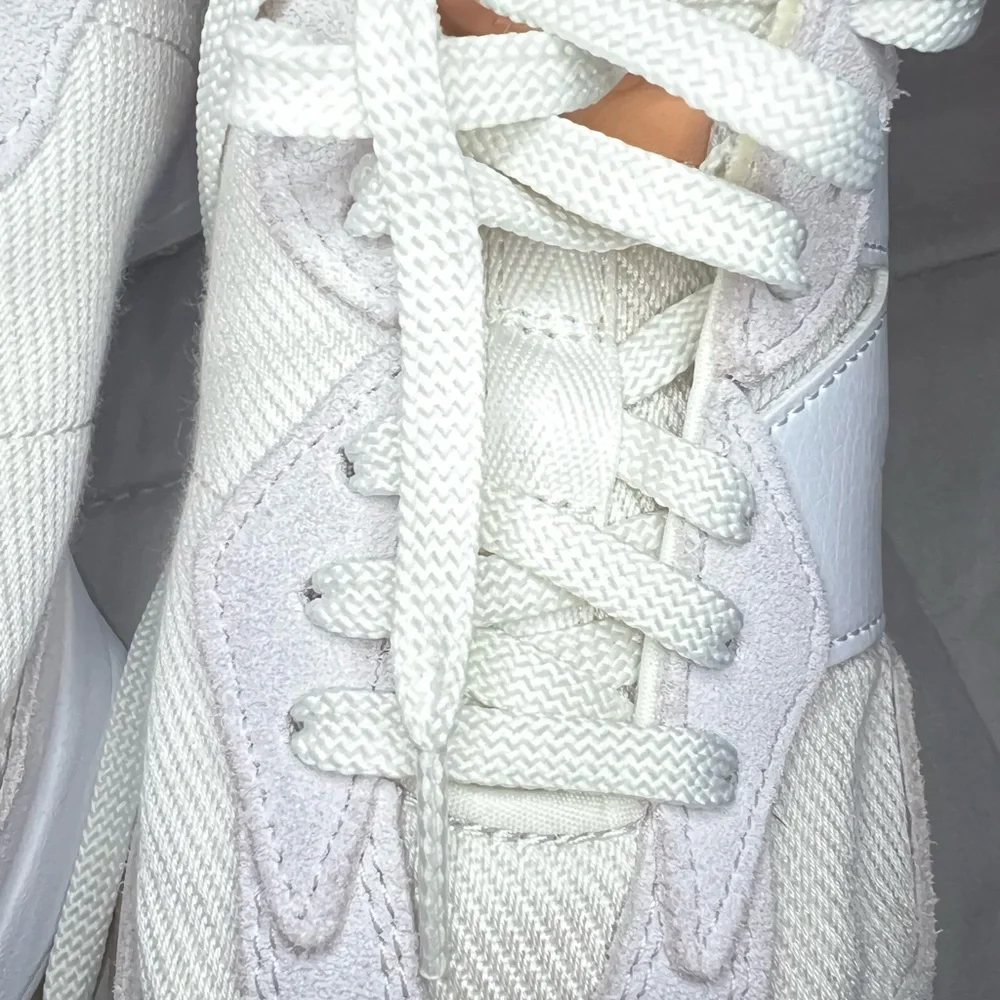 New Balance classics 327. White Cream and tan. Women’s 8. - Picture 11 of 16